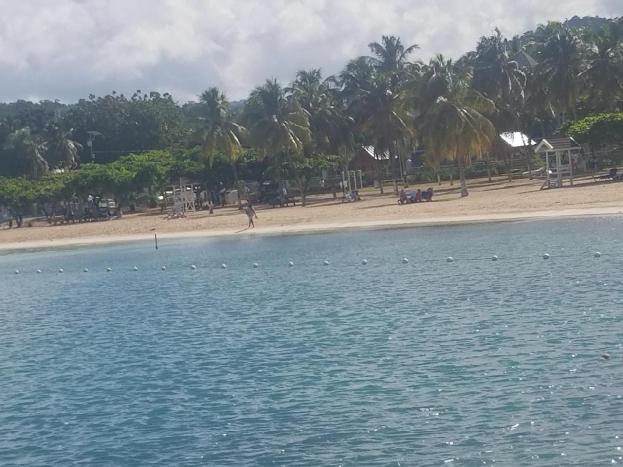 Rosi Ocean Sand Hotel Apt Ocho Rios Dış mekan fotoğraf